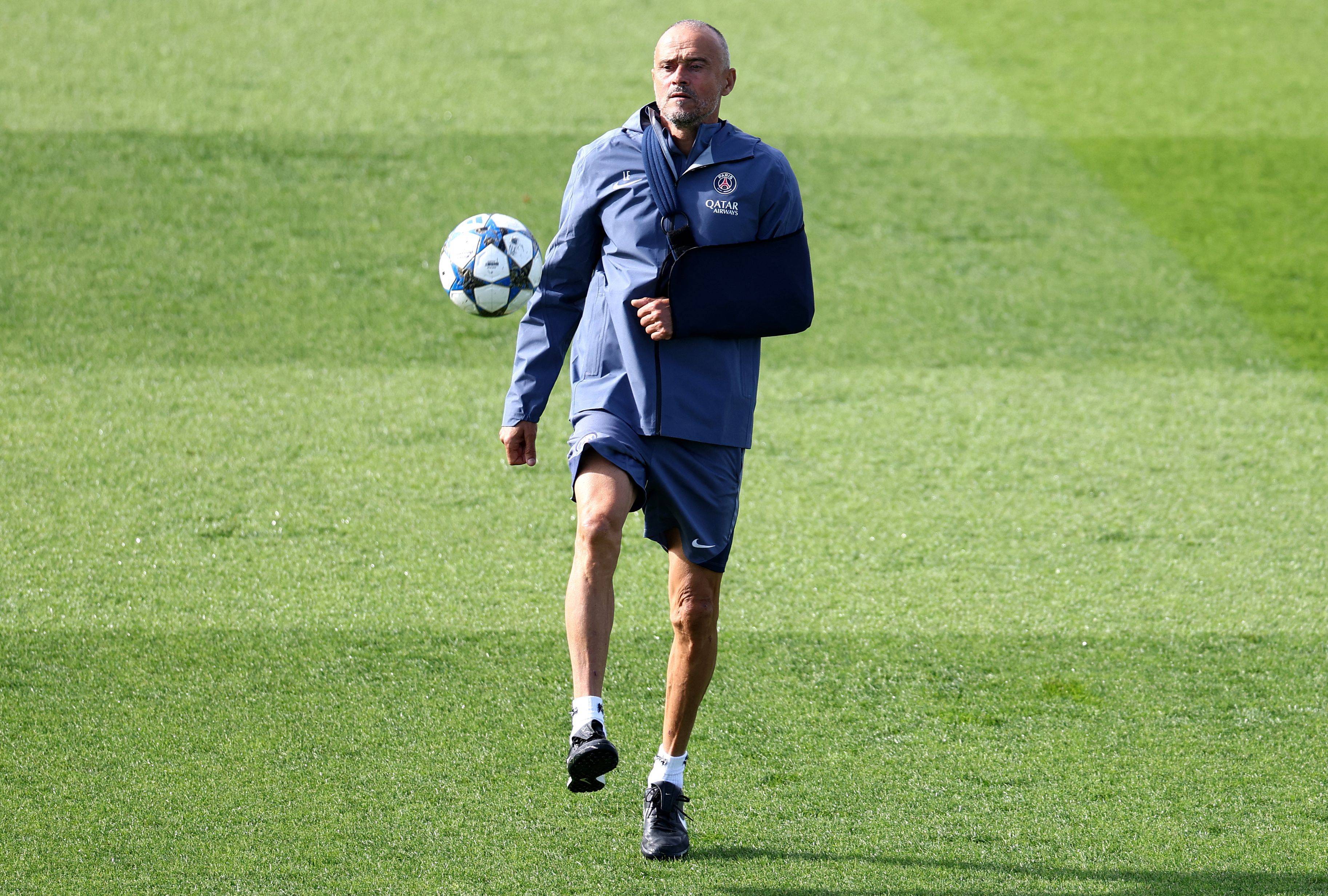 jinnianhui-包含巴黎圣日耳曼发布备战花絮，国际比赛日临场应变，NBA常规赛任务艰巨，轮换策略成焦点的词条